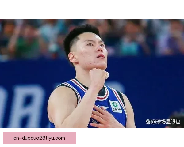 中国男篮凯旋归来 首都机场解散